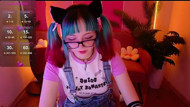 CoralineYoung online show from 6, 11, 2025