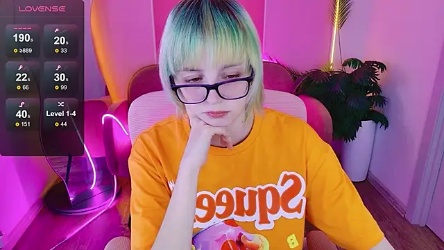 CoralineYoung online show from 20, 6, 2026