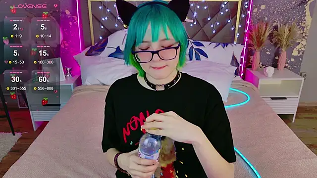 CoralineYoung online show from 8, 2, 2026