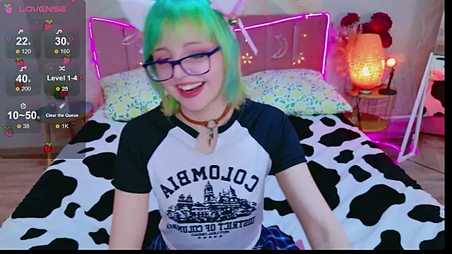 CoralineYoung online show from 18, 4, 2026