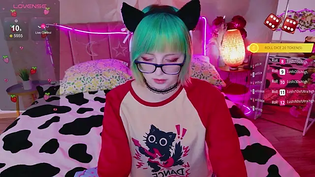 CoralineYoung online show from 26, 4, 2026