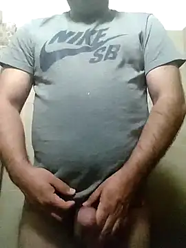 Snapshot of CurableMow chatting on 8, 10, 2025 CurableMow online show from 8, 10, 2025