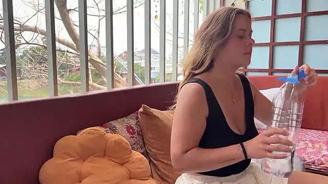 Stellamarbella online show from 2, 4, 2026