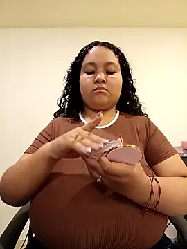 Snapshot of KITY_HILL chatting on 14, 5, 2026 KITY HILL online show from 14, 5, 2026