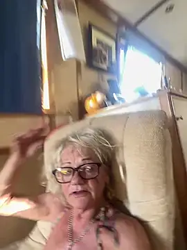 Snapshot of ladyboatlady chatting on 26, 6, 2026 ladyboatlady online show from 26, 6, 2026