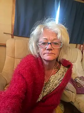 Snapshot of ladyboatlady chatting on 7, 5, 2026 ladyboatlady online show from 7, 5, 2026
