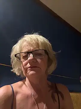 Snapshot of ladyboatlady chatting on 13, 9, 2025 ladyboatlady online show from 13, 9, 2025