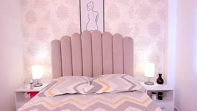 ShaynaHosk online show from 14, 11, 2025