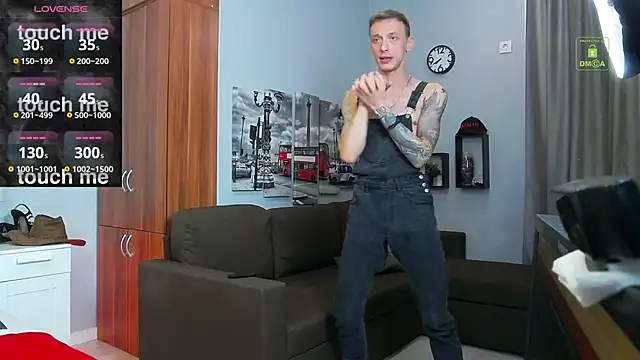 Snapshot of InkedJames chatting on 25, 9, 2025 InkedJames online show from 25, 9, 2025