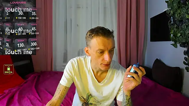 Snapshot of InkedJames chatting on 9, 9, 2025 InkedJames online show from 9, 9, 2025
