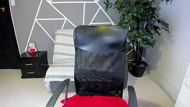 paula miler1 online show from 18, 2, 2026