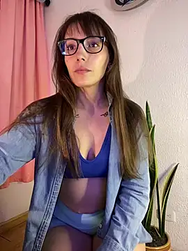 paula miler1 online show from 17, 7, 2026