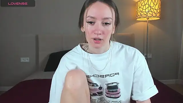 cutienaughtygirl online show from 16, 4, 2026