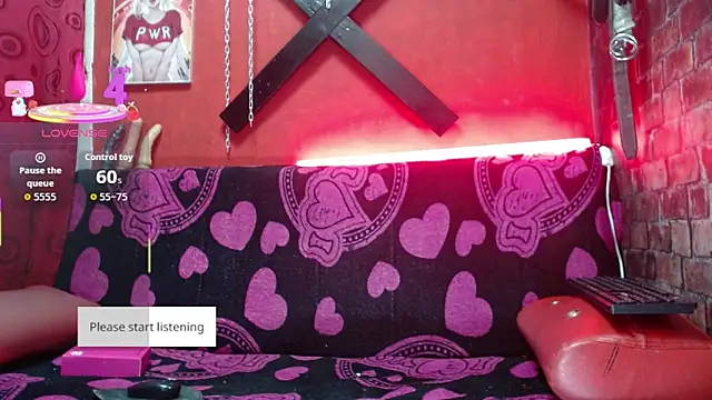 Snapshot of Kylie_Moan chatting on 10, 9, 2025 Kylie Moan online show from 10, 9, 2025