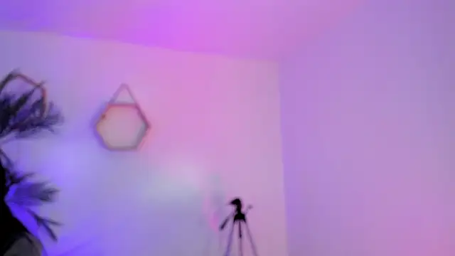 Hadid Jimenez  online show from 13, 4, 2026