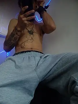 Tattoboy19cm online show from 18, 12, 2025