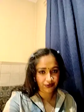 Snapshot of cute_indianxo chatting on 23, 4, 2026 cute indianxo online show from 23, 4, 2026