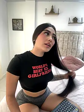 EmiilyEvans  online show from 30, 10, 2025