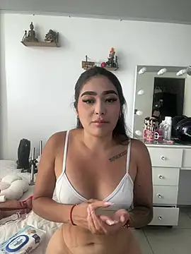 EmiilyEvans  online show from 23, 7, 2026