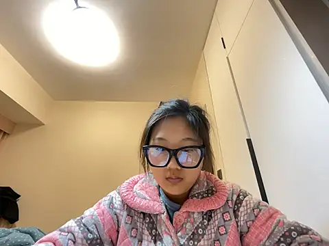 xena0501 online show from 5, 12, 2025