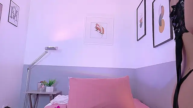 cutepetitee online show from 3, 2, 2026