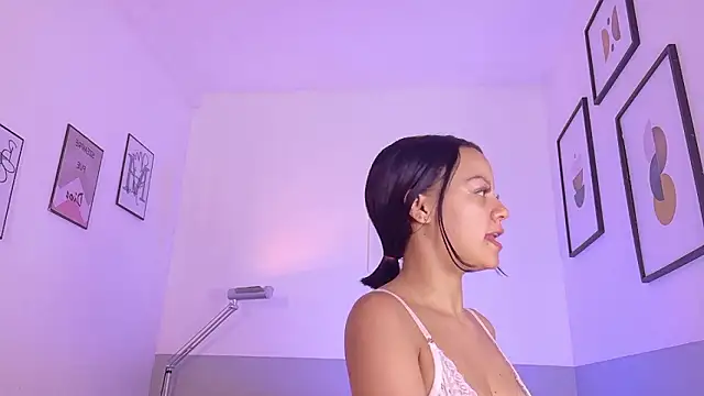 cutepetitee online show from 7, 3, 2026