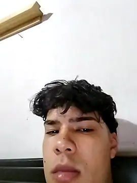 Snapshot of dani_titan320 chatting on 22, 10, 2025 dani titan320 online show from 22, 10, 2025