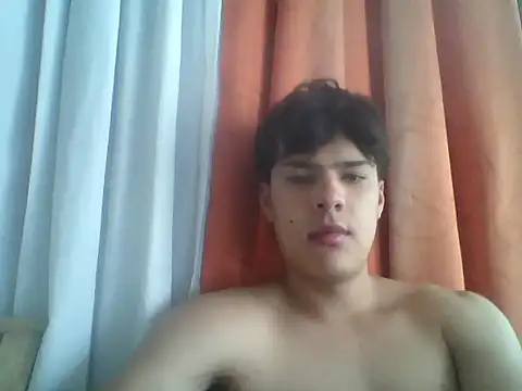 Snapshot of dani_titan320 chatting on 10, 10, 2025 dani titan320 online show from 10, 10, 2025