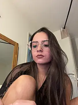 Snapshot of GiuliaDollx chatting on 4, 5, 2026 GiuliaDollx online show from 4, 5, 2026