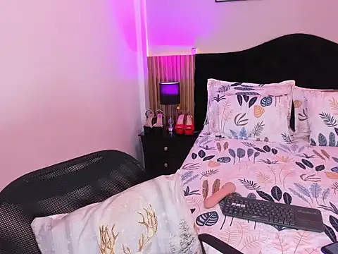 Pauline Fox online show from 21, 4, 2026