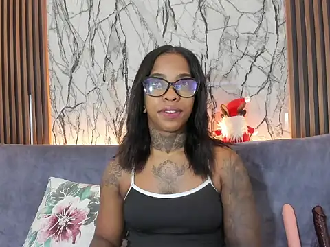 Pauline Fox online show from 4, 12, 2025