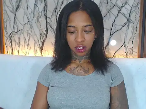 Pauline Fox online show from 2, 11, 2025