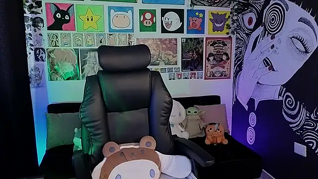 Yuhwan  online show from 8, 11, 2025