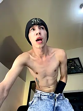 Snapshot of santiago_cutex chatting on 5, 11, 2025 santiago cutex online show from 5, 11, 2025