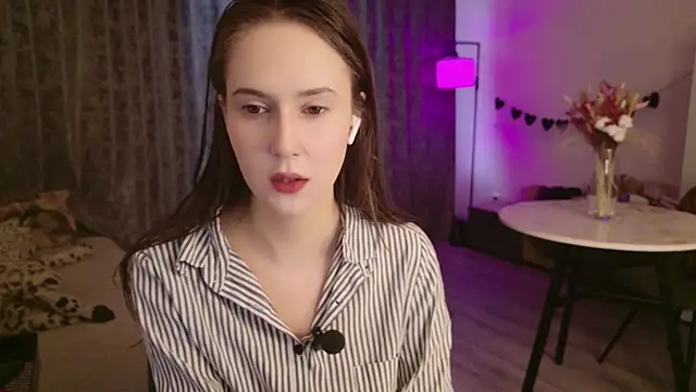 LucyRose3 online show from 6, 3, 2026