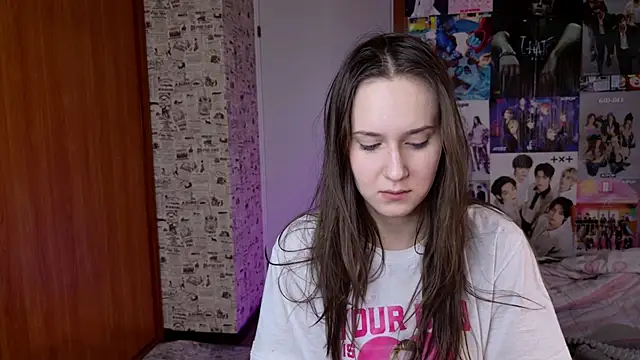 LucyRose3 online show from 18, 12, 2025