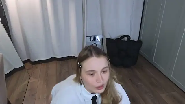 lisa schiele online show from 5, 3, 2026