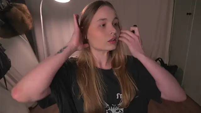 lisa schiele online show from 13, 4, 2026