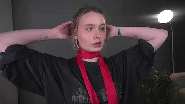 lisa schiele online show from 15, 12, 2025