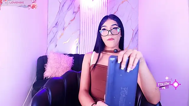 Snapshot of Mhiaa_Sweet chatting on 22, 5, 2026 Mhiaa Sweet online show from 22, 5, 2026