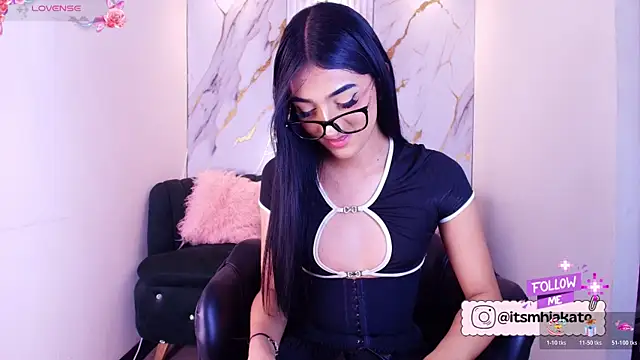 Snapshot of Mhiaa_Sweet chatting on 14, 5, 2026 Mhiaa Sweet online show from 14, 5, 2026