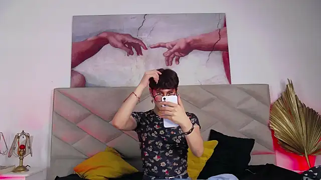 Soro Lovelyboy online show from 13, 9, 2025