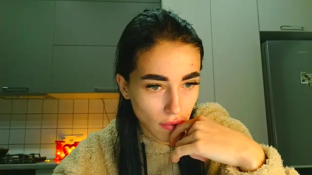 EvaMelnik online show from 29, 9, 2025