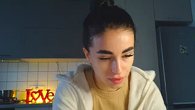 EvaMelnik online show from 3, 10, 2025