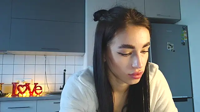 EvaMelnik online show from 23, 9, 2025