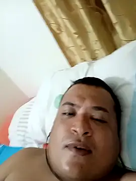 Snapshot of Andresdavid33 chatting on 3, 10, 2025 Andresdavid33 online show from 3, 10, 2025