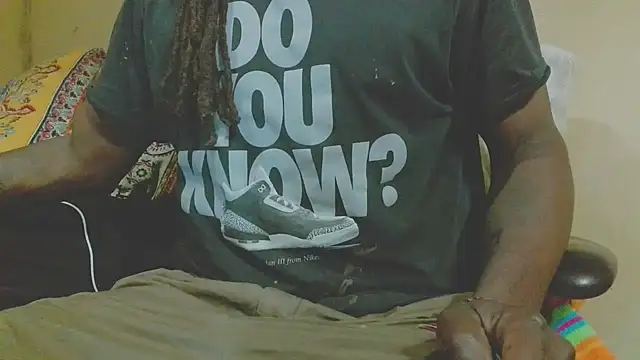 EYEzIAM online show from 22, 4, 2026