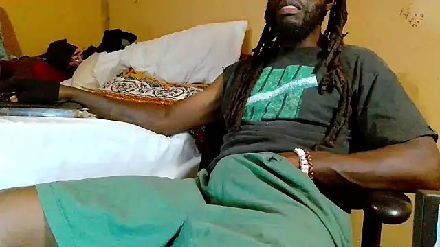 Snapshot of EYEzIAM chatting on 18, 5, 2026 EYEzIAM online show from 18, 5, 2026