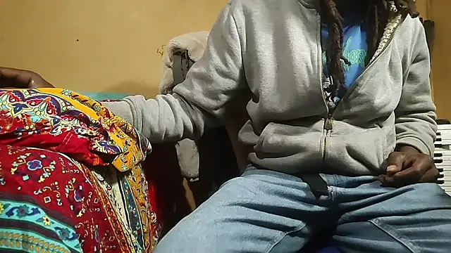 EYEzIAM online show from 5, 11, 2025