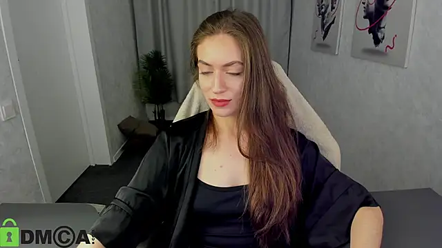 Agnes Wells online show from 12, 11, 2025